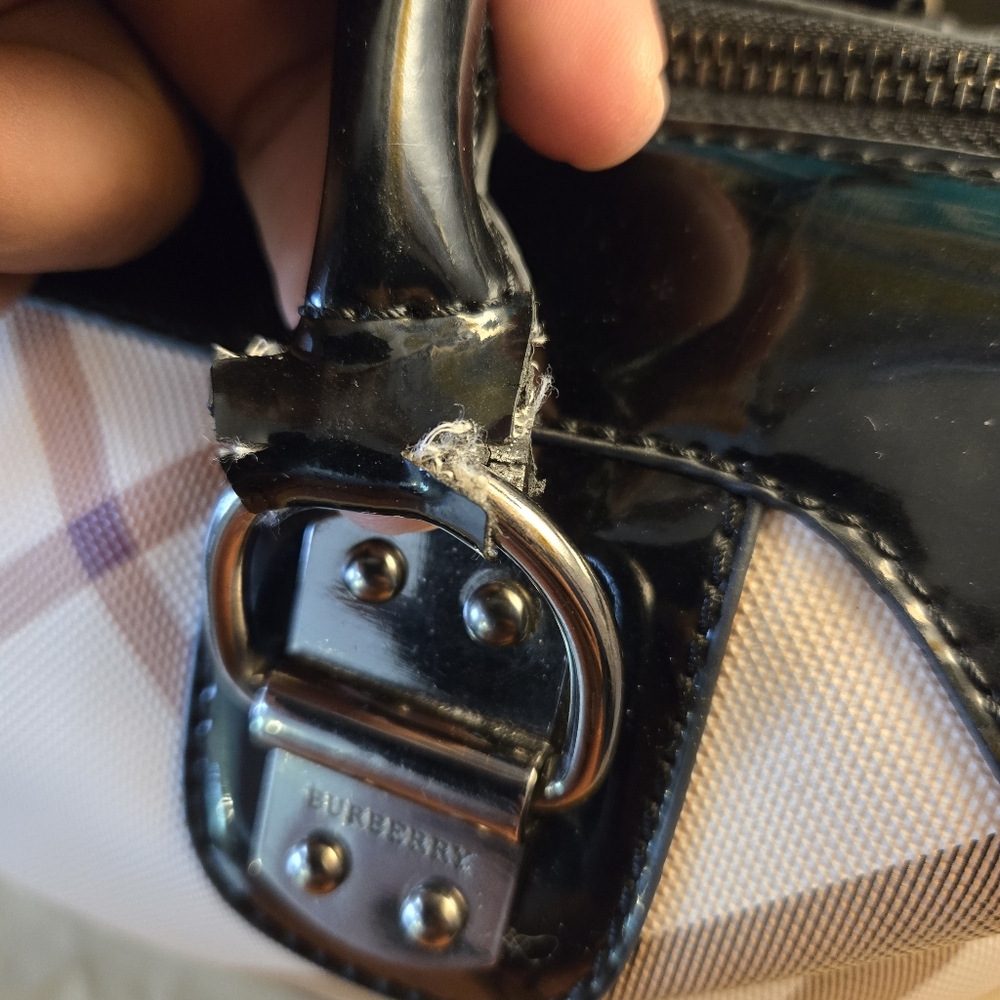 BURBERRY Nova Check Hand Bag PVC X Patent Leather - Picture 4 of 13